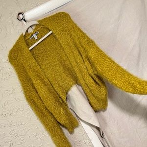 URBAN OUTFITTERS SHAGGY CROPPED YELLOW/GREEN SWEATER SIZE XS